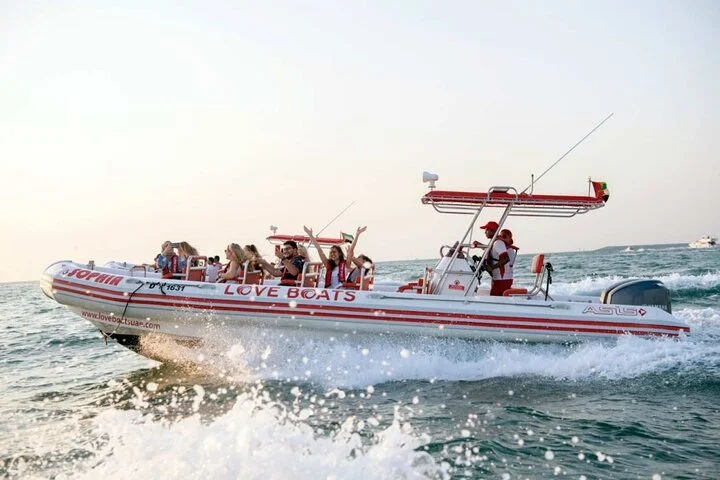 Dubai Love Boat Sightseeing Tour