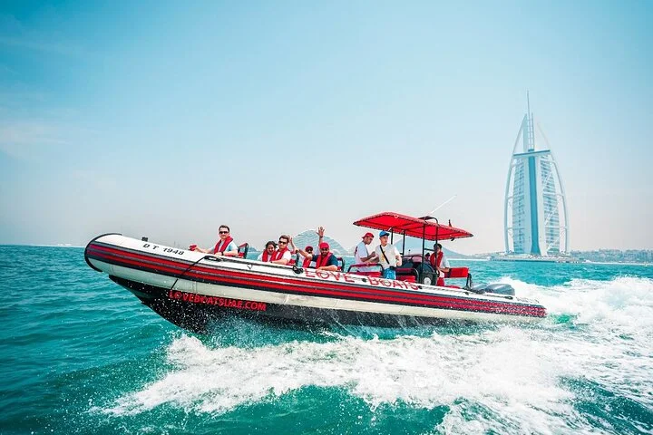 Dubai Love Boat Sightseeing Tour
