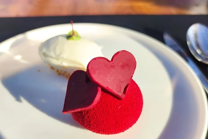 Dubai: Luxury Fine Dining Bus Tour with BUSTRONOME