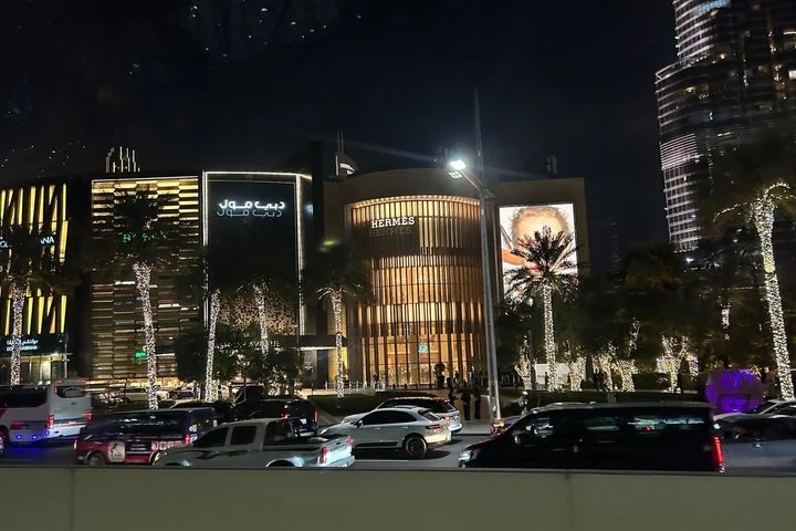 Dubai: Luxury Fine Dining Bus Tour with BUSTRONOME