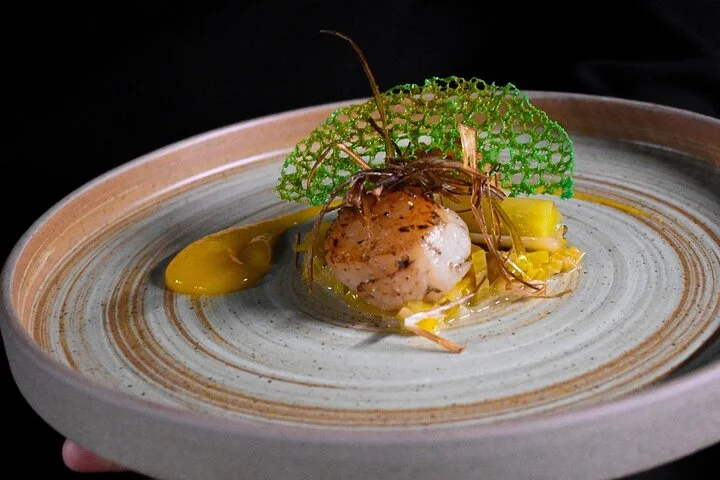 Dubai: Luxury Fine Dining Bus Tour with BUSTRONOME