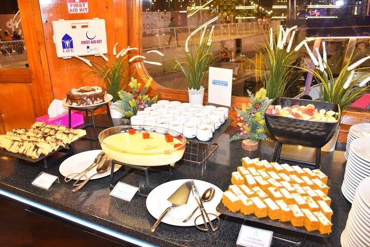 Dubai Marina Dhow Cruise With Buffet Dinner