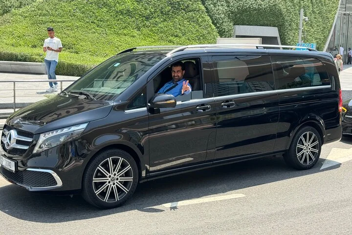 Dubai Miracle Garden Tour with Return Transfer