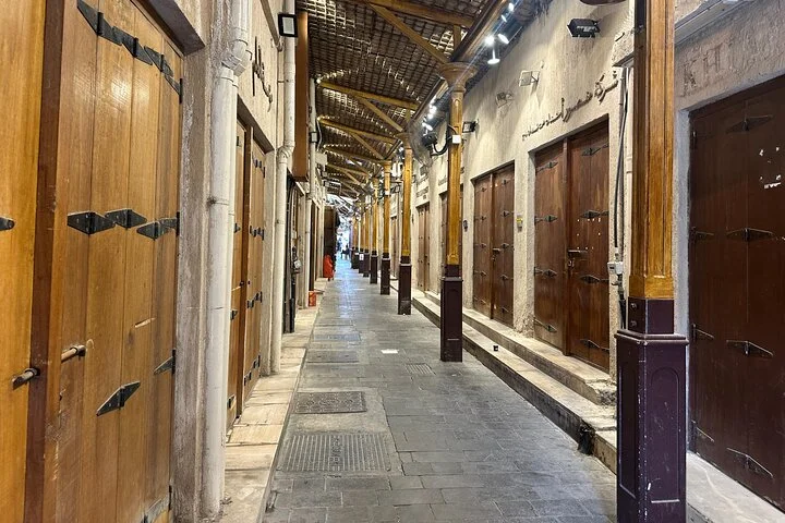 Dubai Old Town Walking Tour with Street Food Tastings