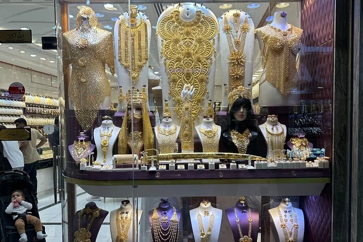 Dubai Old Town Walking Tour with Street Food Tastings