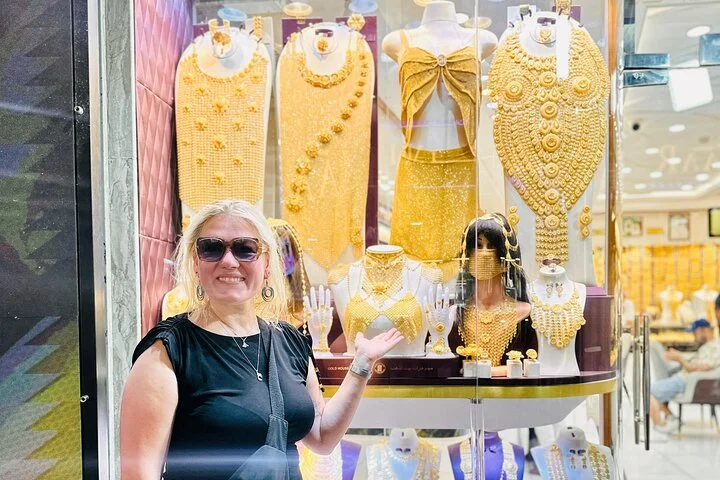 Dubai Old Town Walking Tour with Street Food Tastings