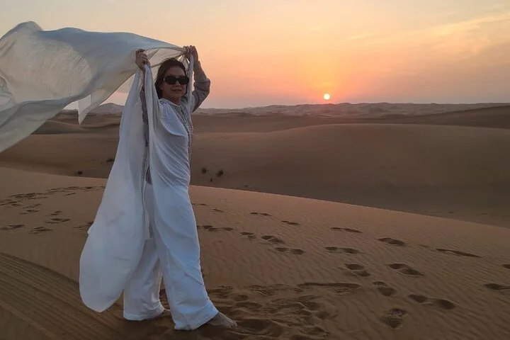 Dubai Private 4x4 Desert Safari with Traditional Dinner Options