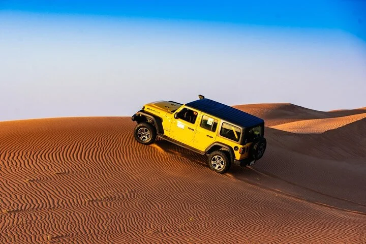 Dubai Private 4x4 Desert Safari with Traditional Dinner Options