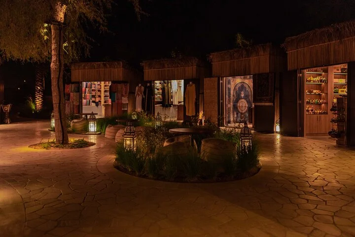 Dubai Private 4x4 Desert Safari with Traditional Dinner Options