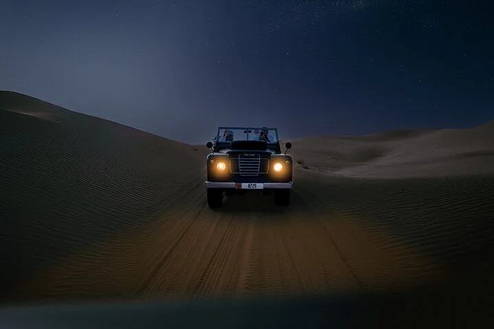 Dubai: Private Night Vintage Land Rover Safari and Astronomy