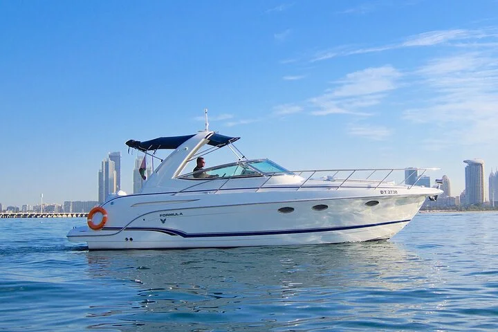 Dubai: Private Yacht Cruise on a 34 Ft Yacht