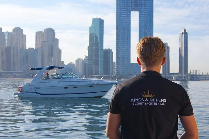 Dubai: Private Yacht Cruise on a 34 Ft Yacht