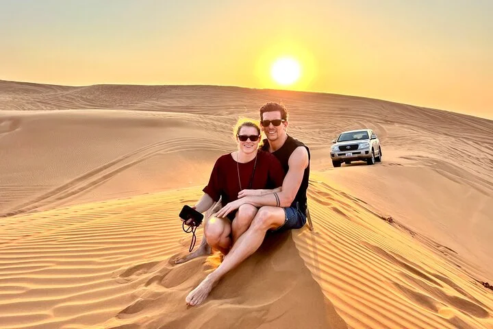 Dubai: Red Dunes desert safari pick up by 4WD, BBQ & live shows