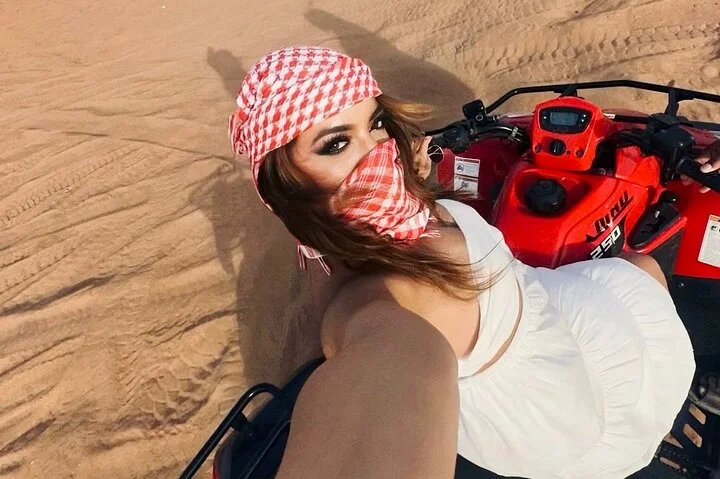 Dubai: Red Dunes, Sandsurf, Camel Ride, BBQ Dinner at Desert Camp