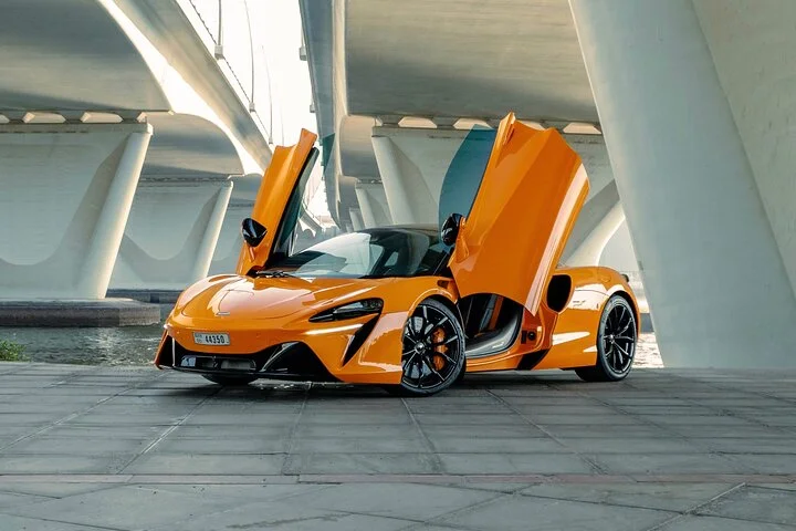 Dubai Supercar Driving Experience – Drive a Supercar in Dubai