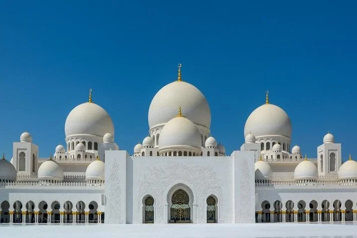 Dubai to Abu Dhabi Private Tour with Grand Mosque and Louvre