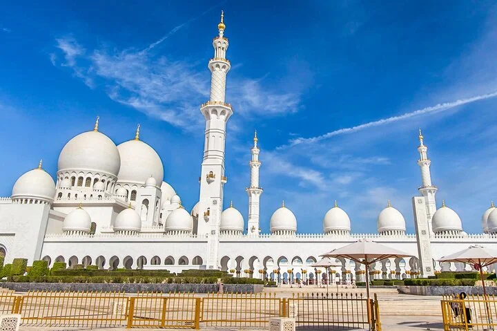 Dubai to Abu Dhabi Private Tour with Grand Mosque and Louvre
