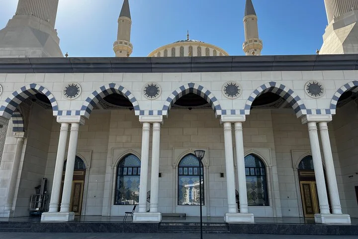 Dubai Top Attractions, Blue Mosque, Local Markets with Abra ride