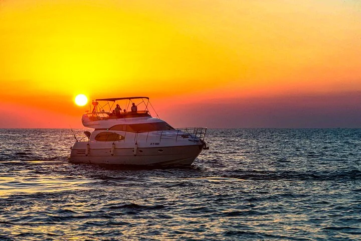 Dubai Yacht Rental - Book 58 ft Private Yacht up to 28 persons