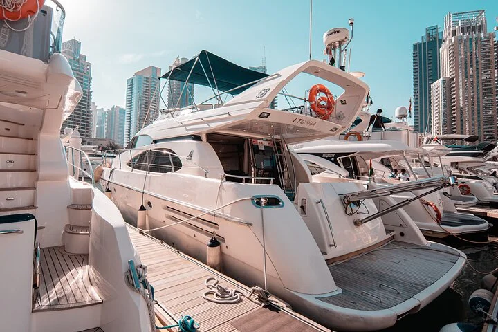 Dubai Yacht Rental - Book 58 ft Private Yacht up to 28 persons