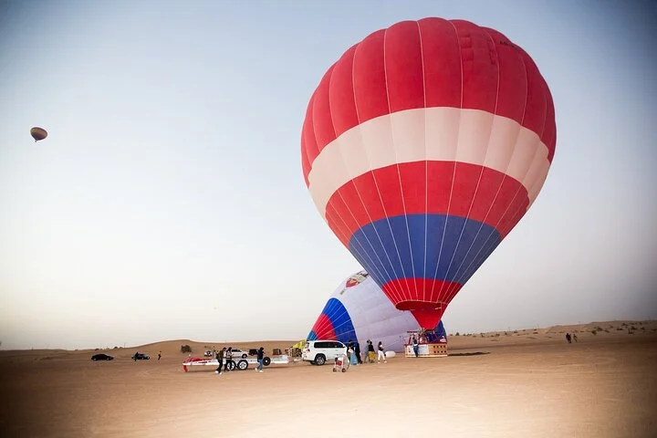 Enjoy Standard Dubai Desert Hot Air Balloon