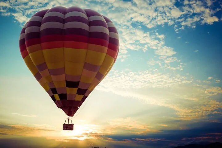 Enjoy Standard Dubai Desert Hot Air Balloon
