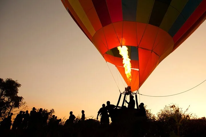Enjoy Standard Dubai Hot Air Balloon Views From Dubai