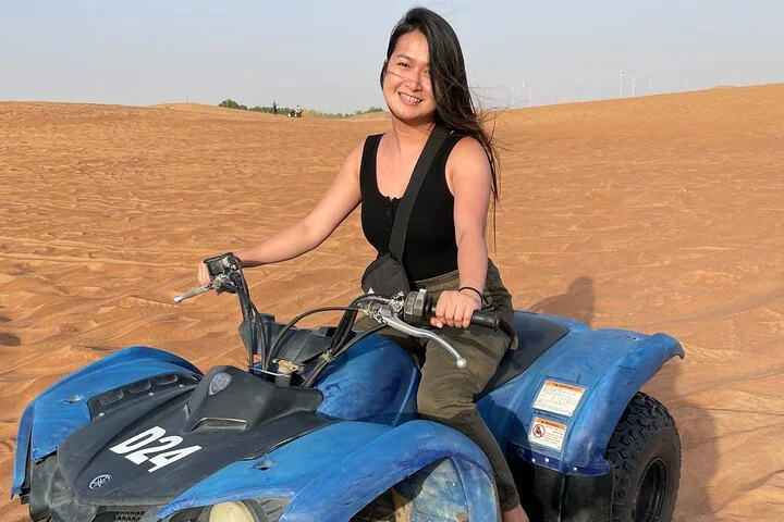 Evening Desert Safari Tour with BBQ Dinner and Live Show in Dubai