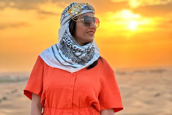Evening Desert Safari Tour with BBQ Dinner and Live Show in Dubai