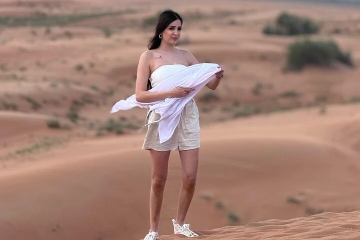 Evening Desert Safari With Live Shows and BBQ Dinner