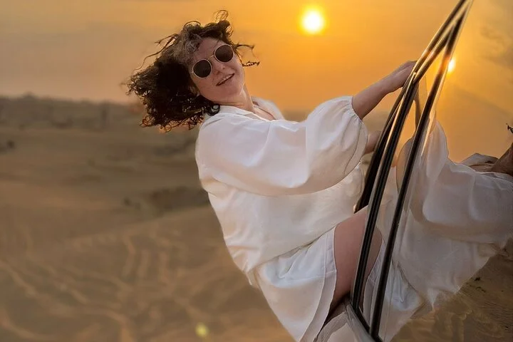 Evening Desert Safari With Live Shows and BBQ Dinner