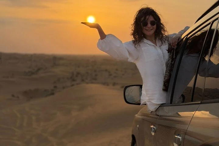 Evening Desert Safari With Live Shows and BBQ Dinner