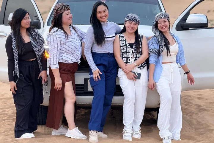 Evening Desert Safari With Live Shows and BBQ Dinner