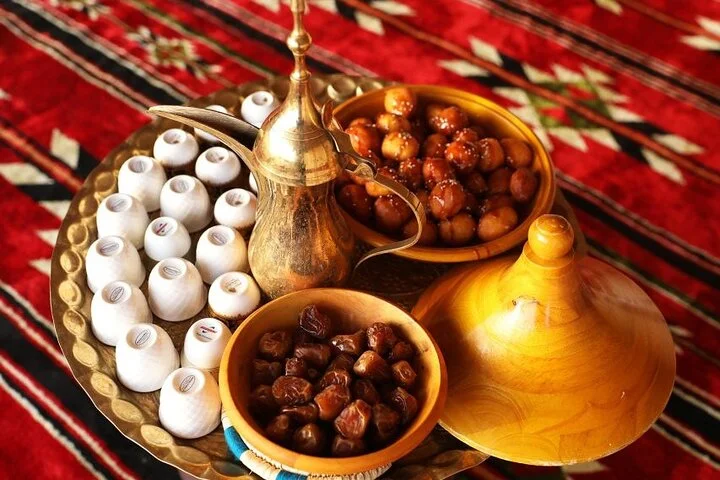 Experience Evening Desert Safari with BBQ Dinner in Dubai