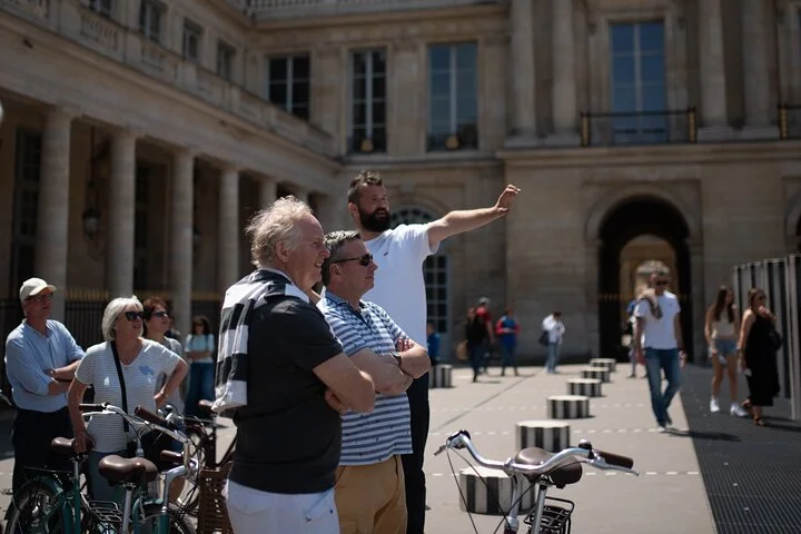 Explore Paris Highlights by Bike