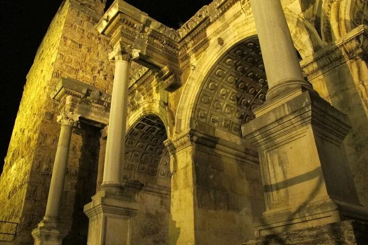 Explore The Old Town With Local Taste