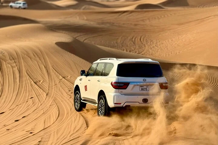 Extreme Desert Safari Dubai Evening with Dinner and Show