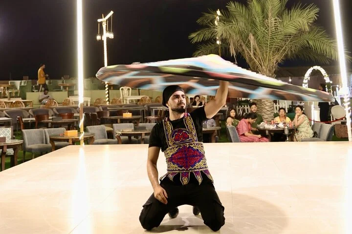 Extreme Desert Safari Dubai Evening with Dinner and Show