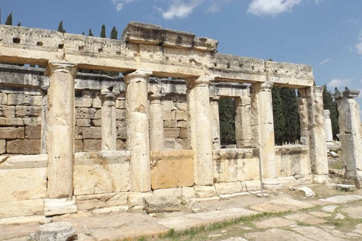 From Antalya/Kemer: Pamukkale and Hierapolis Tour with Lunch