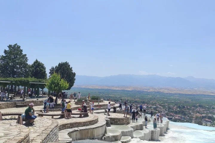 From Antalya/Kemer: Pamukkale and Hierapolis Tour with Lunch