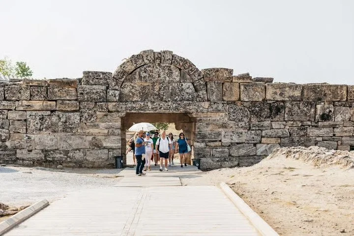 From Antalya/Kemer: Pamukkale and Hierapolis Tour with Lunch