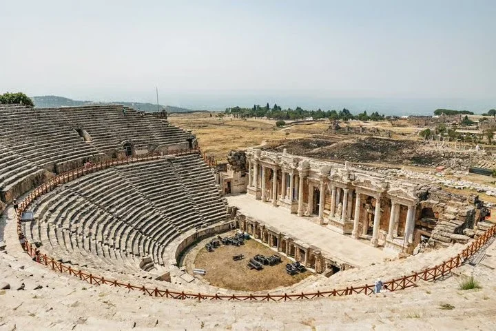From Antalya/Kemer: Pamukkale and Hierapolis Tour with Lunch