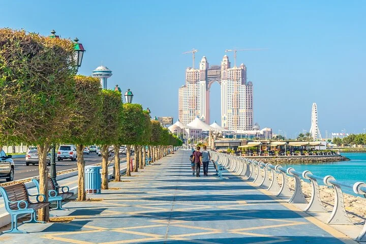 From Dubai: Abu Dhabi City Sightseeing & Sheikh Zayed Mosque