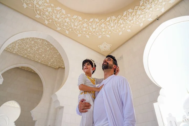 From Dubai: Abu Dhabi City Sightseeing & Sheikh Zayed Mosque