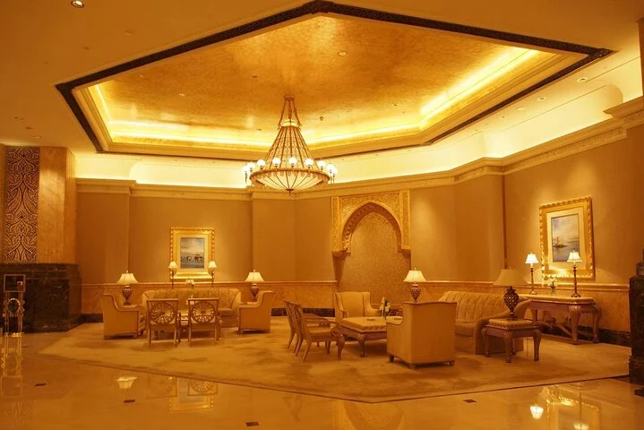 From Dubai: Abu Dhabi Guided City Tour with Lunch