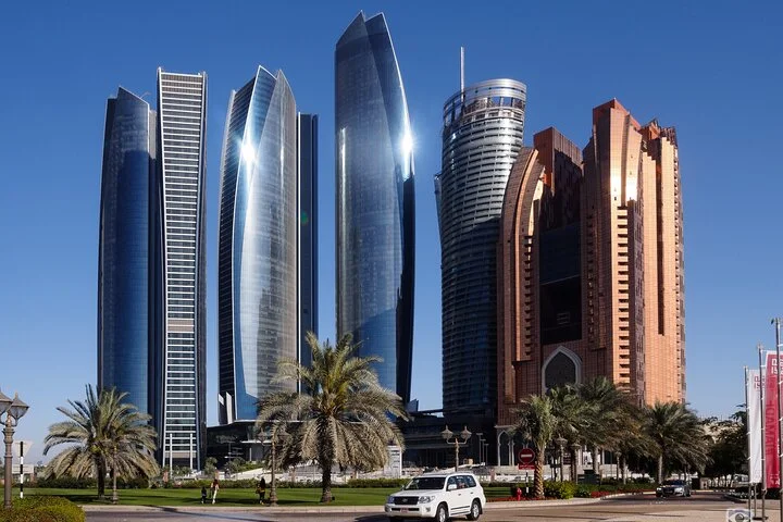 From Dubai: Abu Dhabi Guided City Tour with Lunch