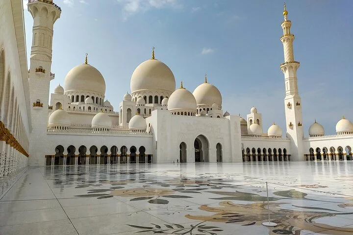 From Dubai: Sheikh Zayed Grand Mosque Tour Abu Dhabi
