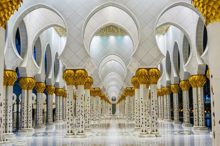 From Dubai: Sheikh Zayed Grand Mosque Tour Abu Dhabi