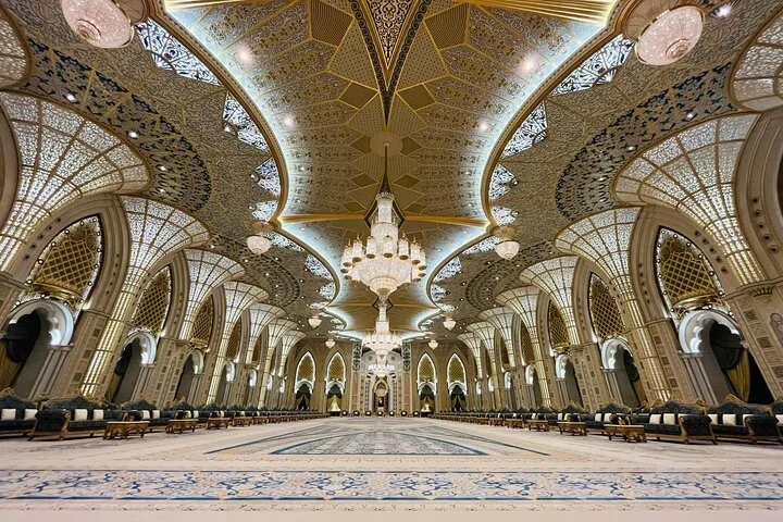 From Dubai: Sheikh Zayed Grand Mosque Tour Abu Dhabi