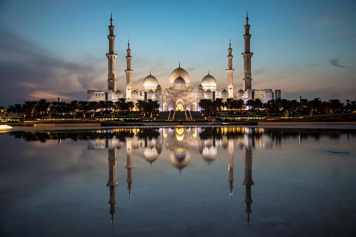 From Dubai: Sheikh Zayed Grand Mosque Tour Abu Dhabi